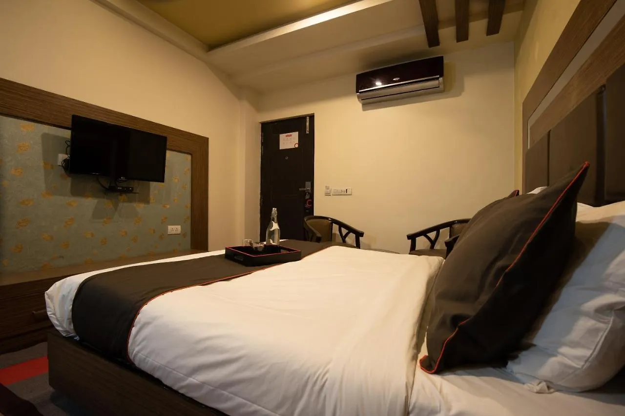 Hotel Collection O 82639 Annlin Surprise India